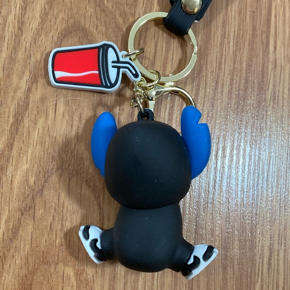 ❤️ Disney’s Lilo and Stitch Adorable Keychain NWOT - Picture 5 of 6